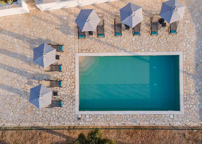 Altana Corfu * Akharavi